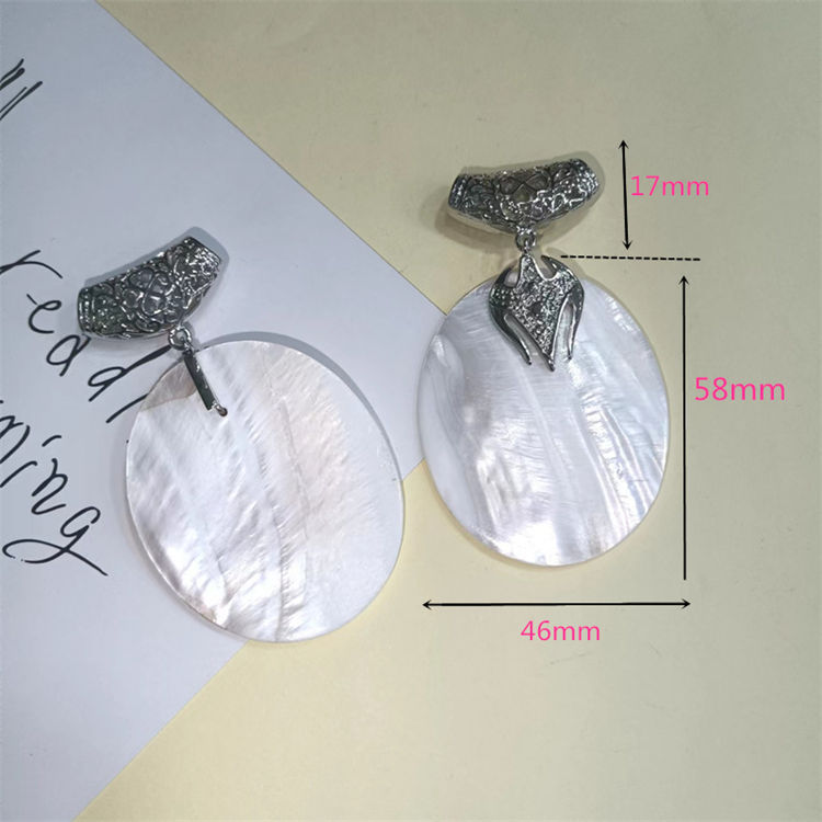coppering shell sweater chain pendant