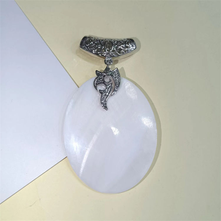 coppering shell sweater chain pendant