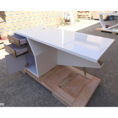 Elegant Table Furniture Modern Chairman Office Desk with Wire Hole