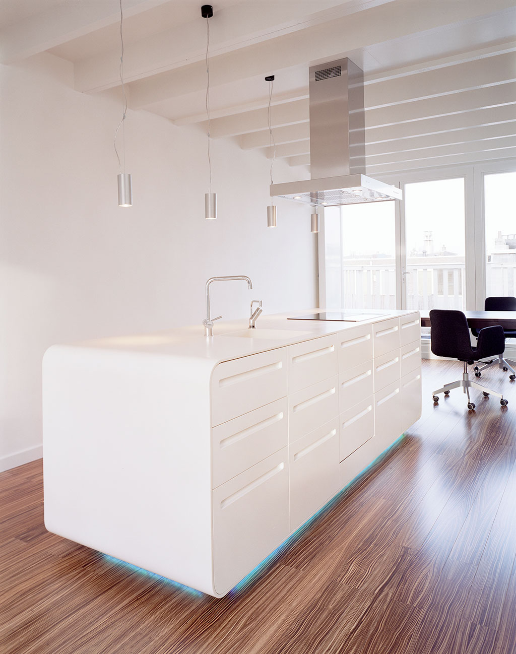 Corian Solid Surface Material Popular Used in Kitchen Room Counter and Island