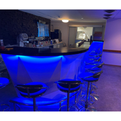 Sleek Design Corian and Oak Wood Cafe Bar Counter with Led Wall