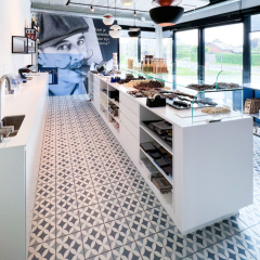 Indoor Cake Bread Bar Counter White Corian Stone Cocktail Counter Fridge