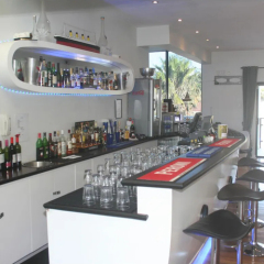 Led Large Dimension Solid Surface Boat Bar Counter Chair Set