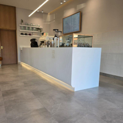 Bubble Tea and Coffee Shop Solid Surface Bar Counter Design with Cake Display