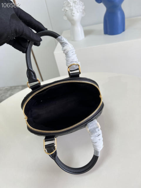 LV new [exclusive real black] shell bag