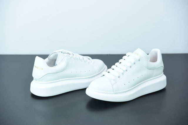 A little white shoes are white. A little white shoes are white. A little white shoes are white  SIZE:40-44