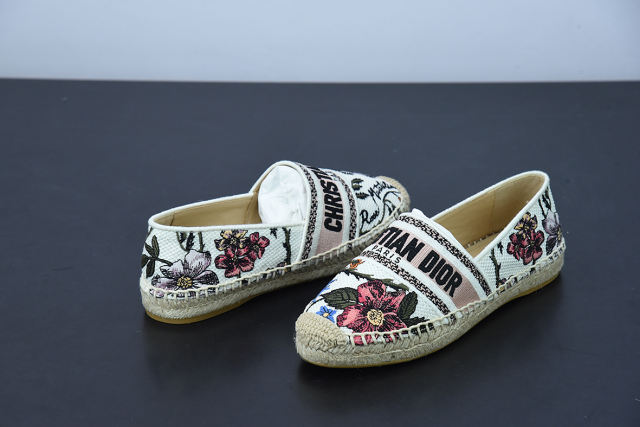 DIOR Spring/summer debut of Diao Fisher shoes series classic print edition classic logo embroidery size 35-40 instep width/height recommended to choose a size 15