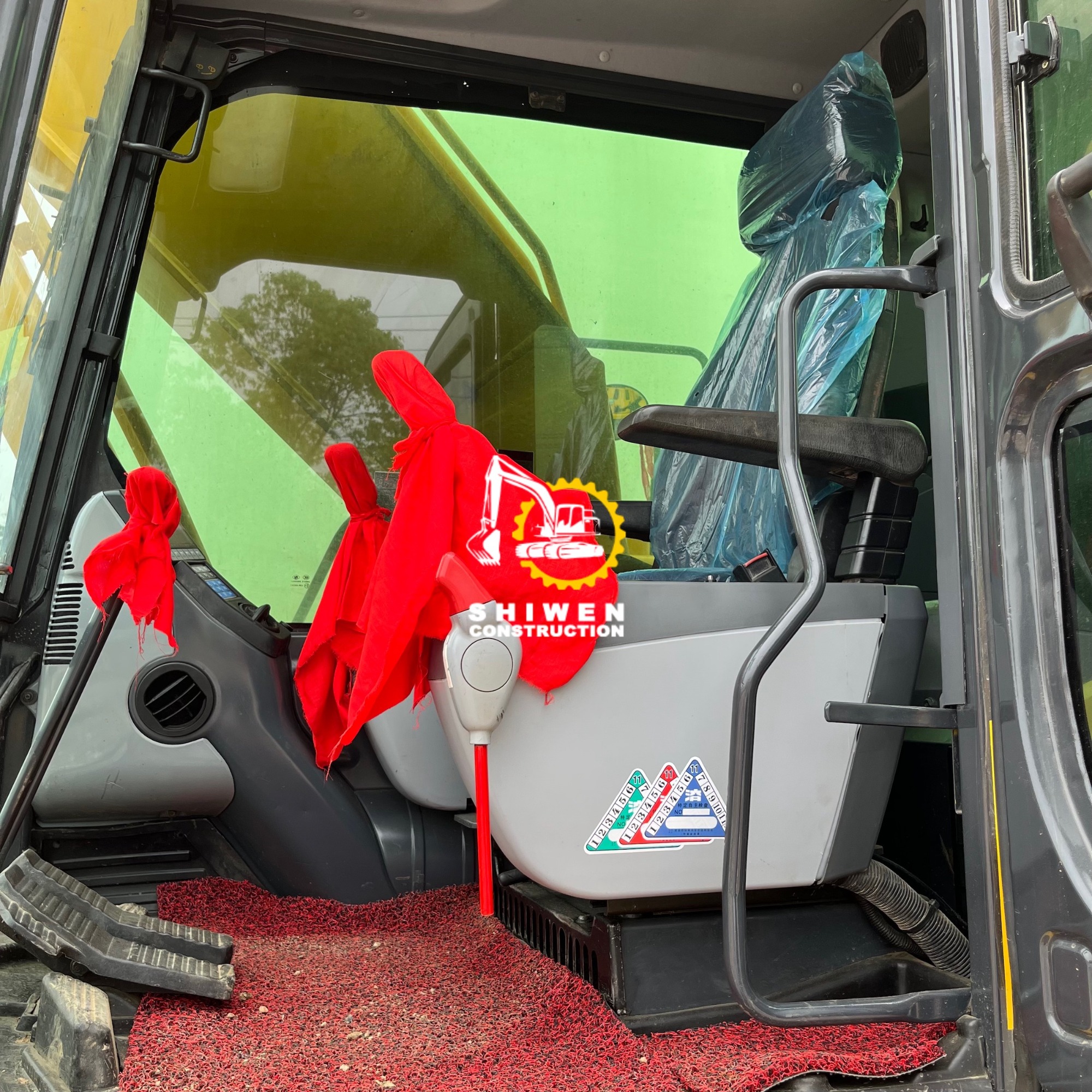 Used KOMATSU PC240LC-8 Excavator