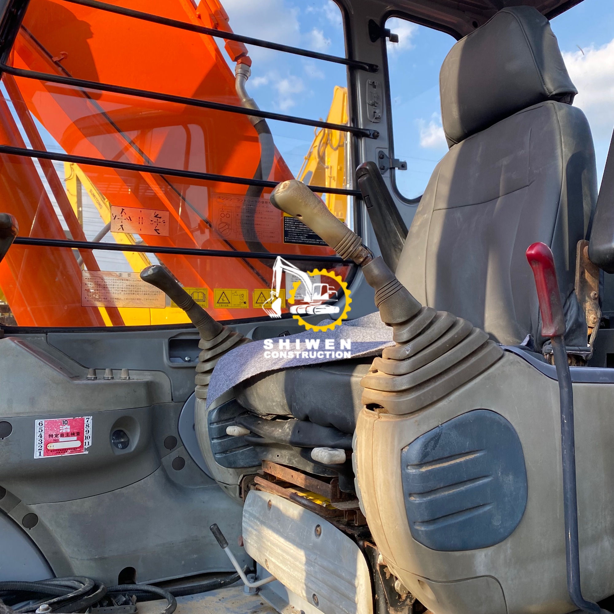 Used HITACHI EX200-5 Excavator
