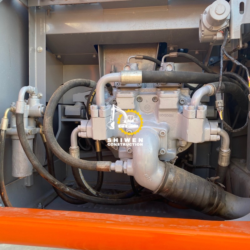 Used HITACHI EX200-5 Excavator