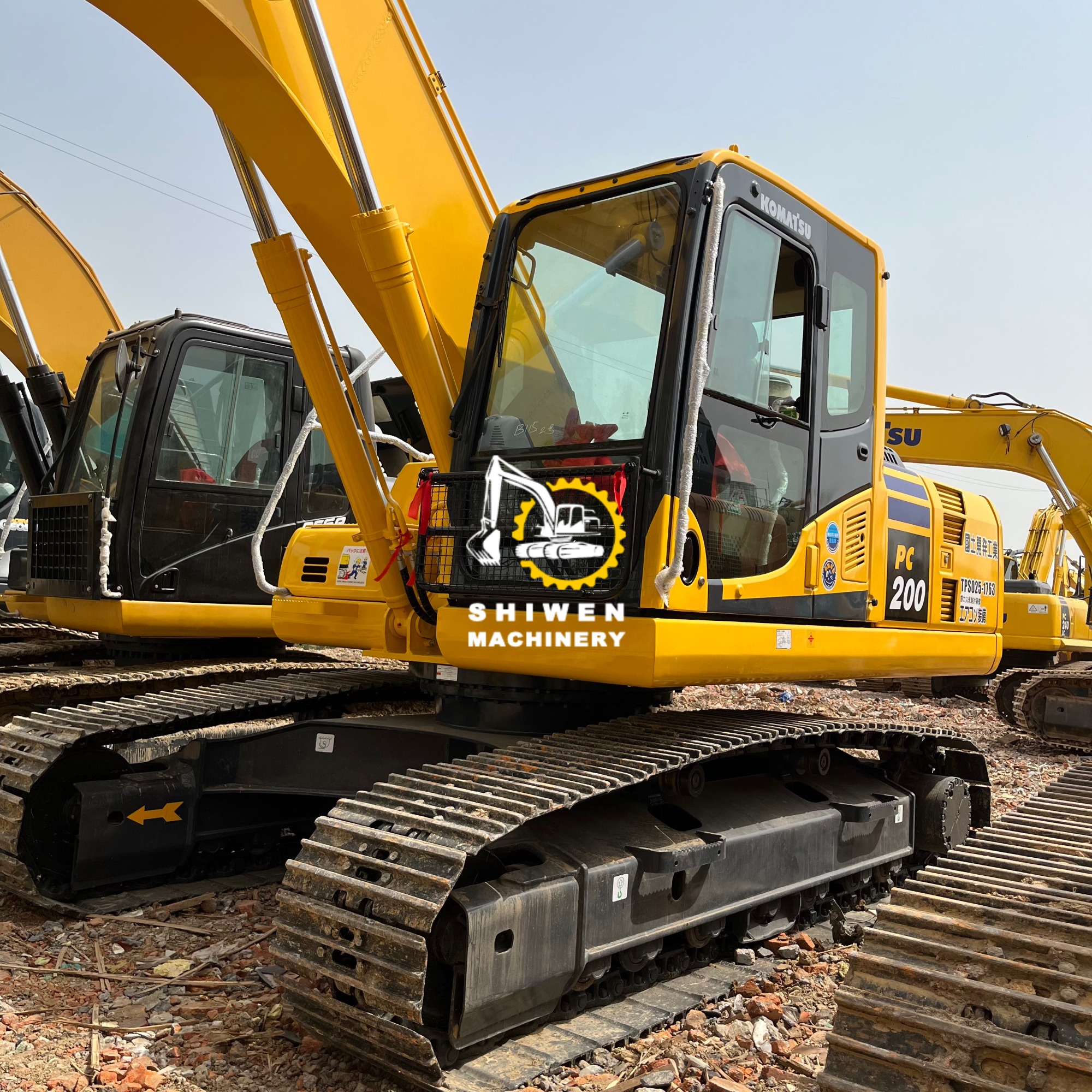 KOMATSU PC200-8 Excavator