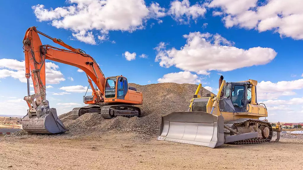 Bulldozer vs. Excavator: Which One Fits You?
