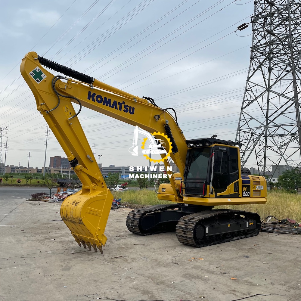 KOMATSU PC200-8 Excavator