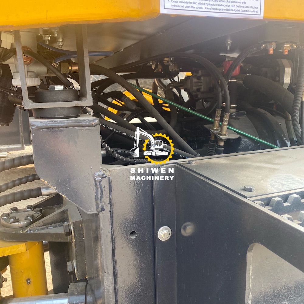 LuTong YZD-8.0 Single Wheel Road Roller