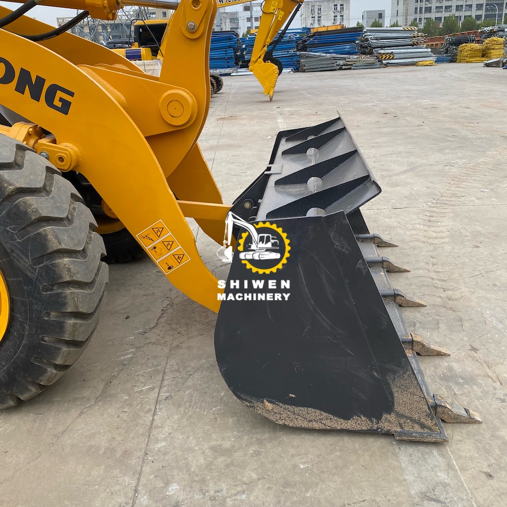 LiuGong CLG835 Loader