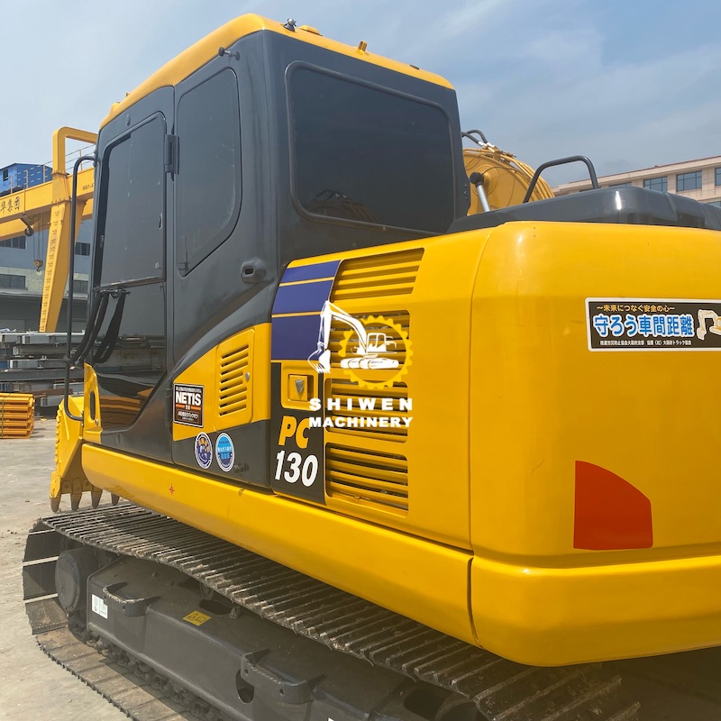 KOMATSU PC130 Excavator