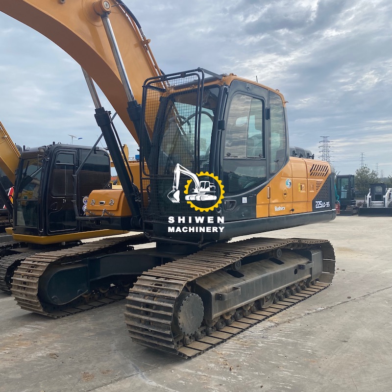 Hyundai 225LC-9 Excavator