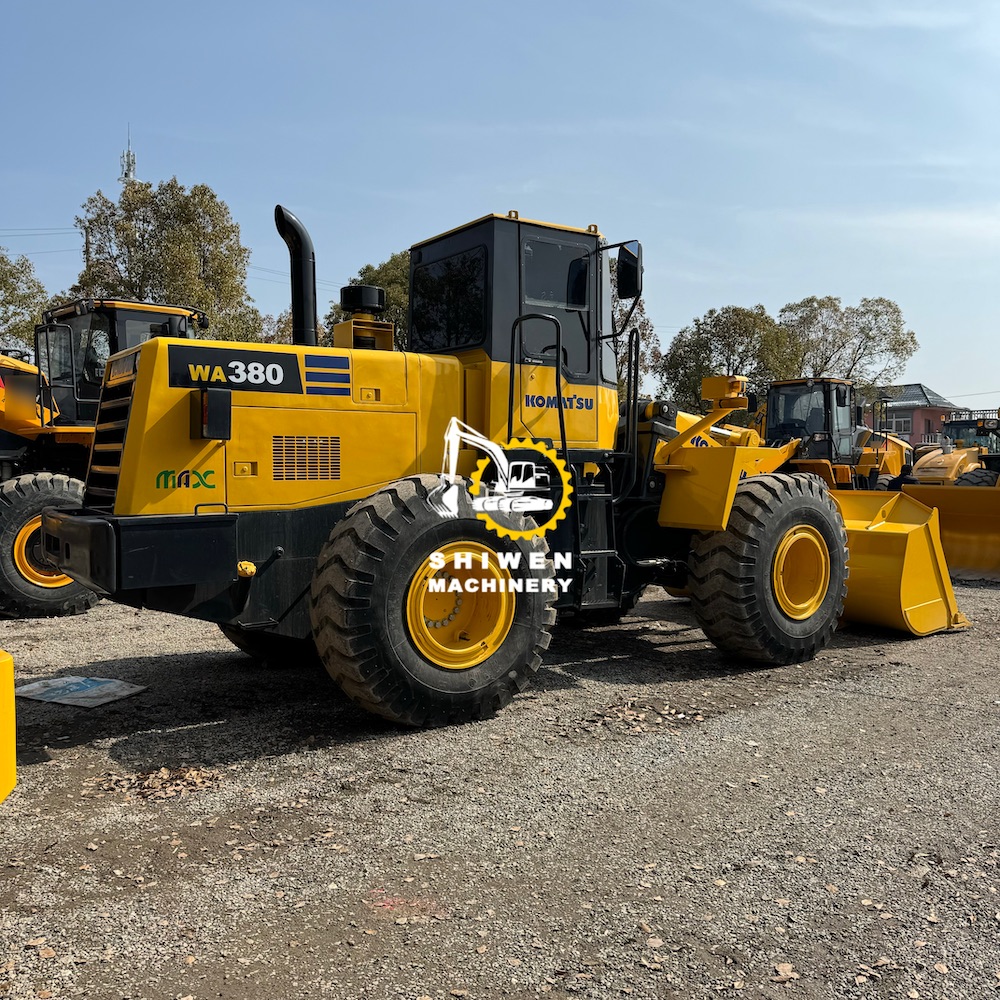 Komatsu WA380 Loader