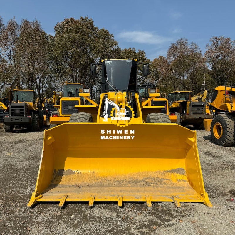 Komatsu WA380 Loader