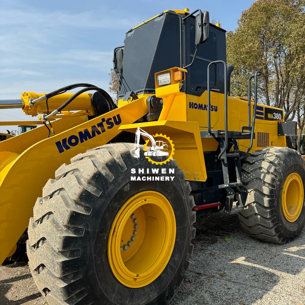 Komatsu WA380 Loader