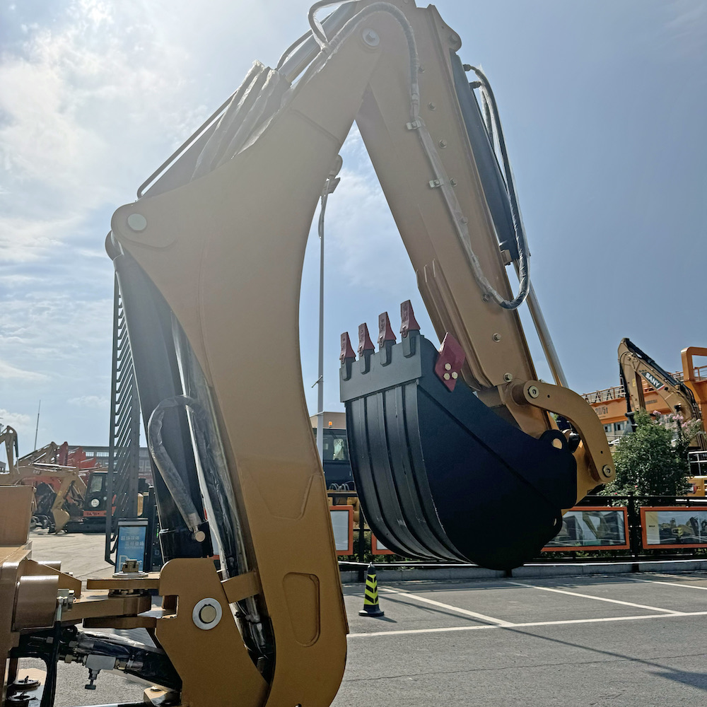 CAT 432F backhoe loader