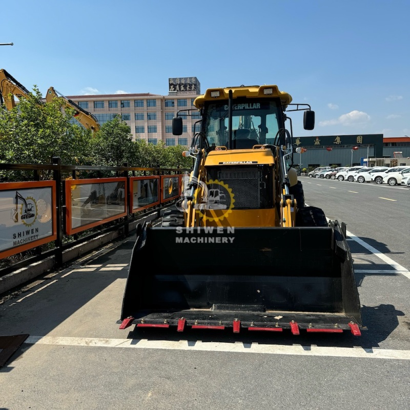 New CAT 420F2 backhoe loader