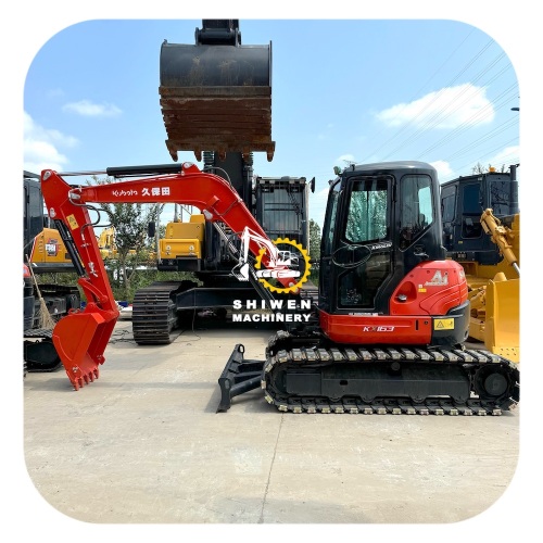 Kubota KX165 Excavator with rubber pads