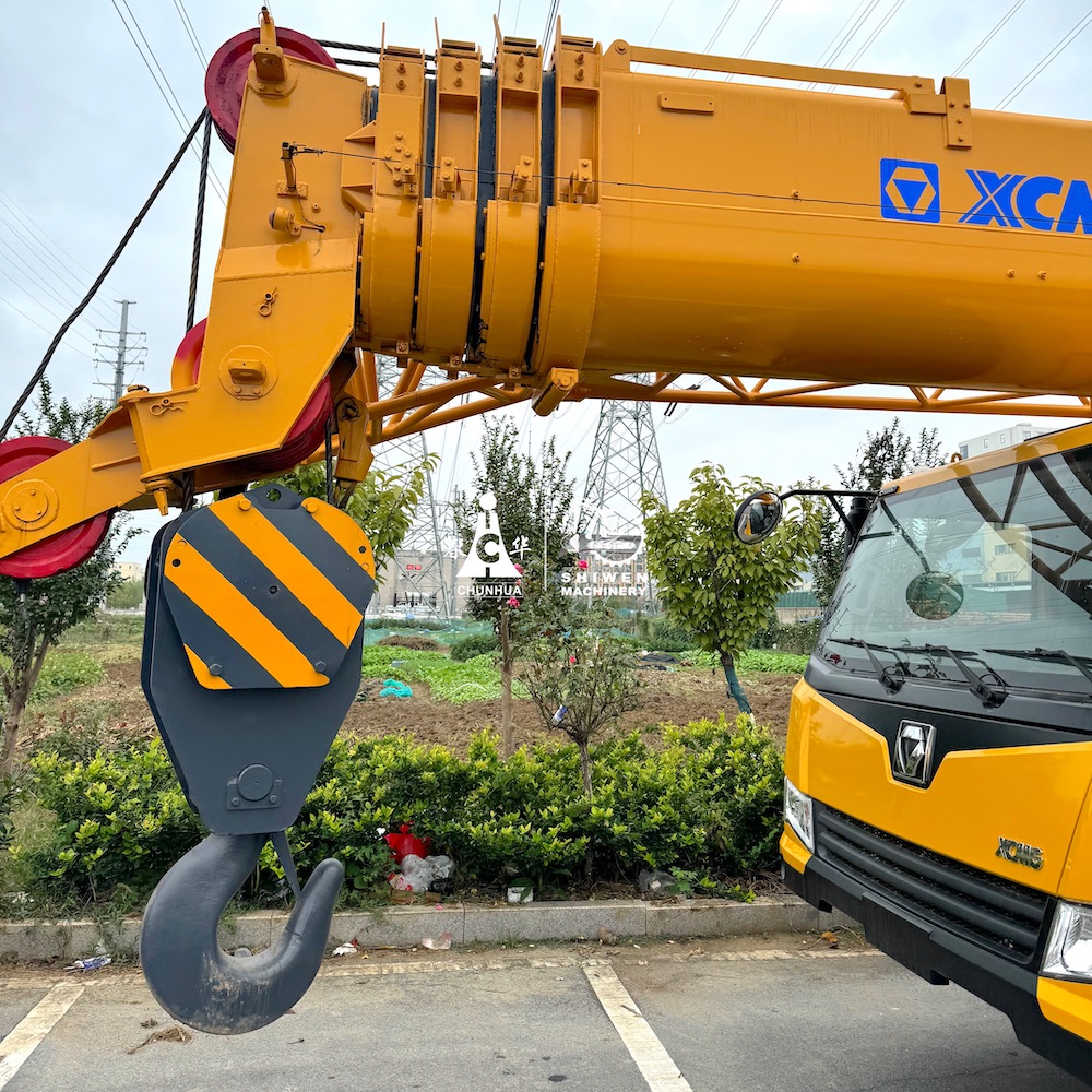 XCMG QY70K Truck Crane
