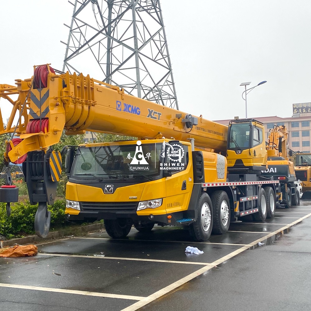 XCMG QY70K Truck Crane