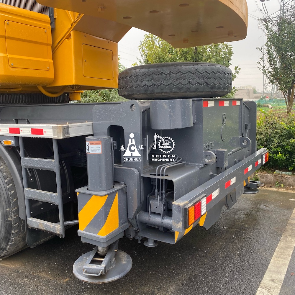 XCMG QY70K Truck Crane