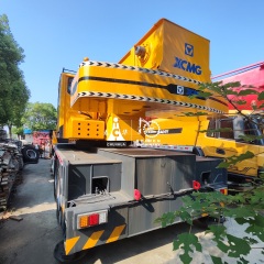 XCMG QY70KC truck crane