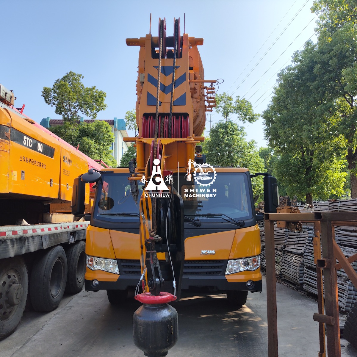 XCMG QY70KC truck crane