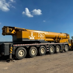 XCMG XCA200 truck crane