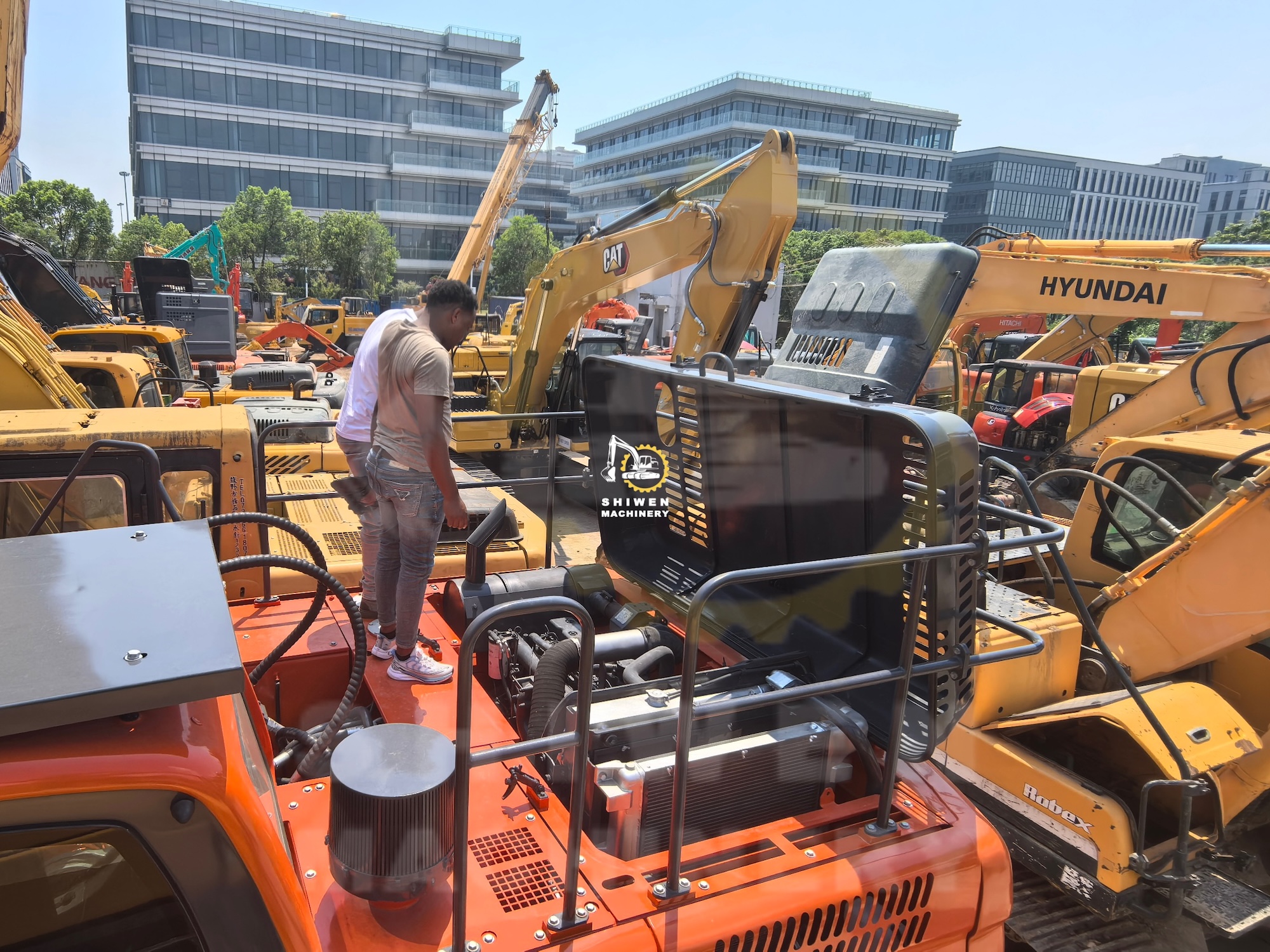 Client onsite inspection | Hyundai HX220HD &amp; Doosan DX225 excavator