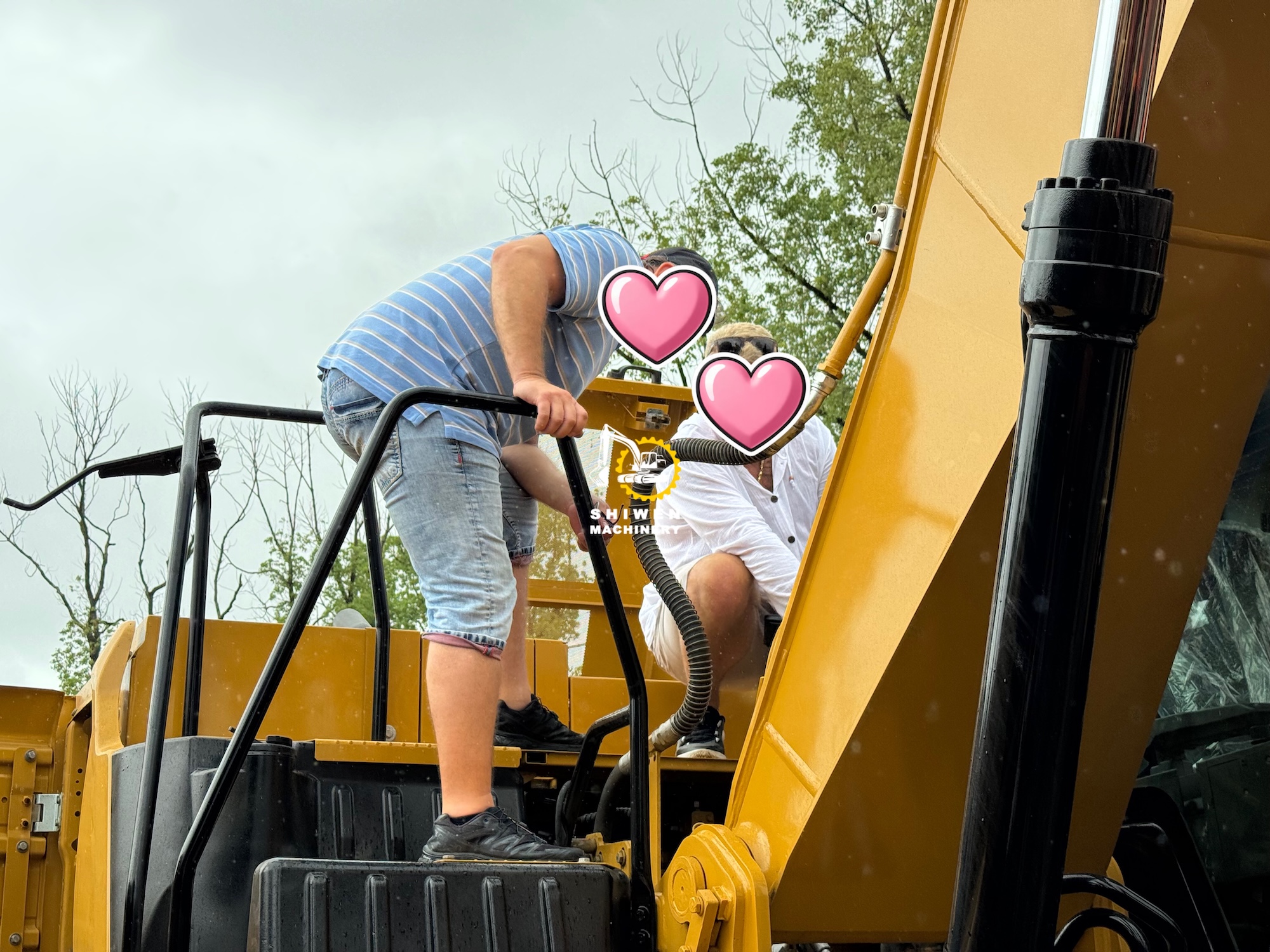 Client onsite inspection | CAT 323 next generation excavator