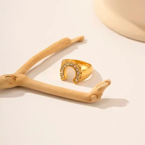 ZTRT374 18K Gold Plated Horseshoe Ring with Zircon Inlay Lucky Charm Jewelry