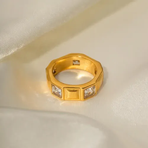 ZTRT381 Wholesale 18K Gold Plated Stainless Steel Ring Inlaid with Zircon for Jewelry Collection