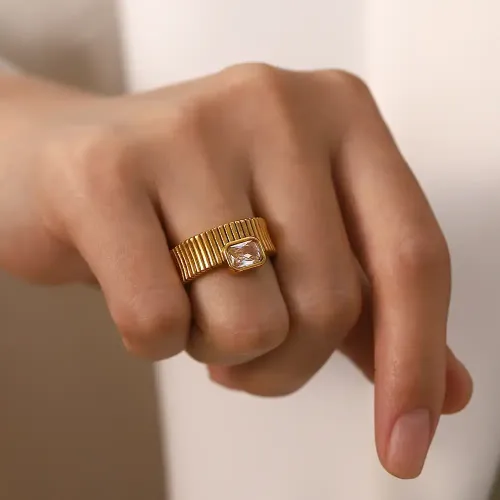 ZTRT75 Thick Ribbed Band Women's Ring with Vertical Square Diamond Zircon