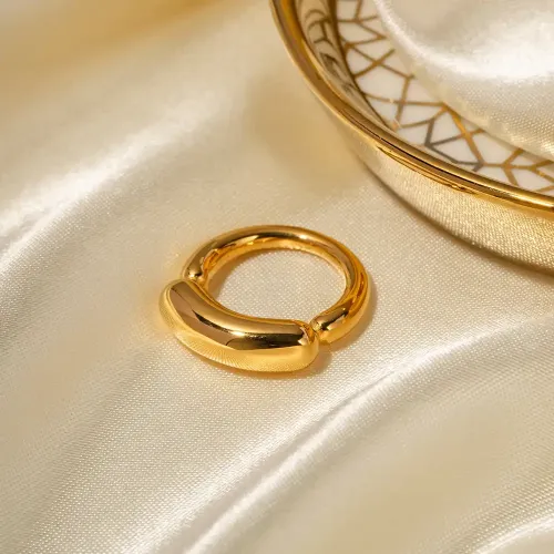 ZTRT221 Solid Color 18K Gold Plated Stainless Steel Ring Sleek Jewelry Accessory