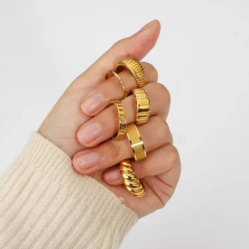 ZTRT109 18K Gold Croissant Dome Ring Vacuum Electroplated Stainless Steel Jewelry for Women