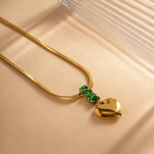 ZTNT344 Luxurious 18K Gold-Plated Love Pendant with Green Zircon on Stainless Steel Necklace