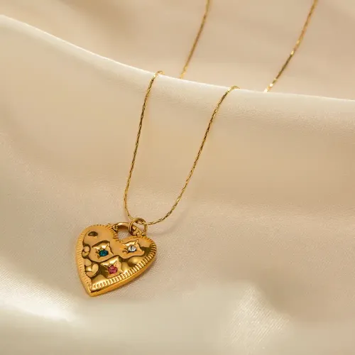 ZTNT343 18K Gold-Plated Stainless Steel Necklace with Colored Diamond Love Pendant