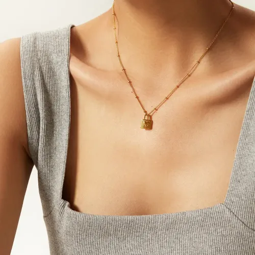 ZTNT496 18K Gold-Plated Relief Love Lock Pendant Necklace Stainless Steel for Women