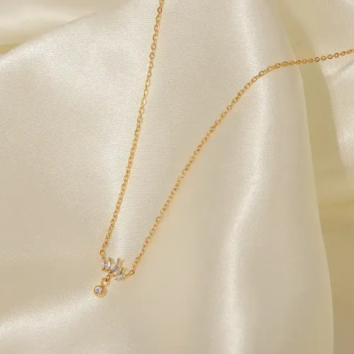 ZTNT423 18K Gold Crown Pendant Necklace with White Zircon Geometric Women's Jewelry