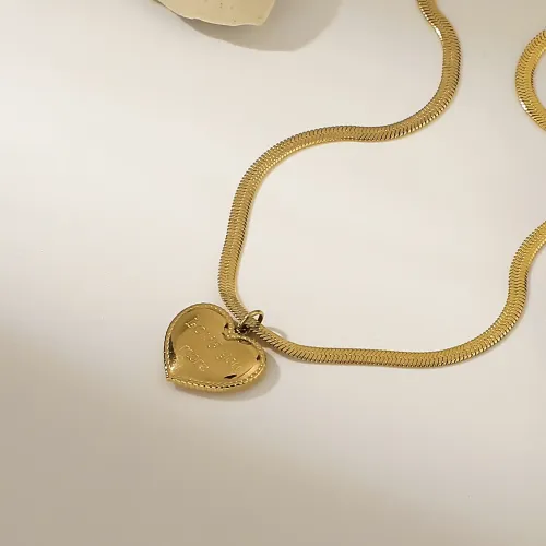 ZTNT473 Love Heart Pendant Necklace for Women Stainless Steel Fashion Jewelry Accessory