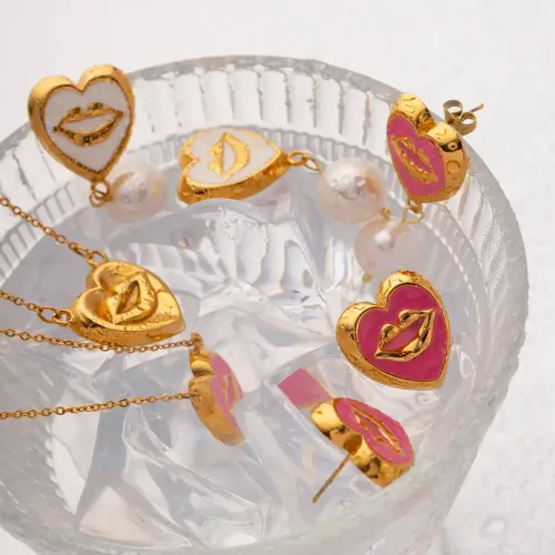 ZTNT83 Geometric Lip Pattern Jewelry Set Necklace & Earrings Combo for Trendy Accessorizing
