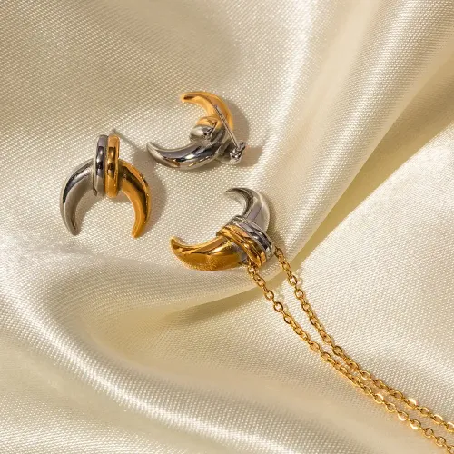 ZTNT144 18K Gold & Silver Tone Moon Pendant Necklace Stainless Steel Mixed Color Jewelry for Women