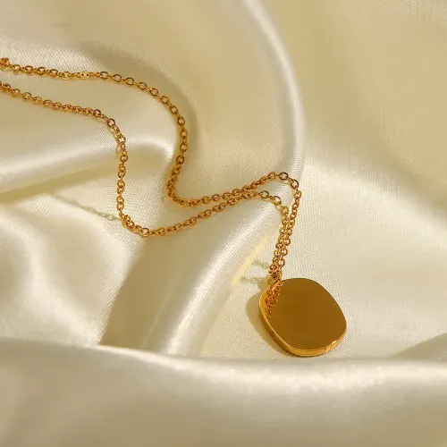 ZTNT273 18K Gold Rosette Pendant Necklace with White Mother-of-Pearl Inlay