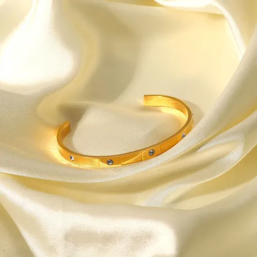 ZTBT219 18K Gold Plated Stainless Steel Bracelet with Round Zircon & Rectangular Links for Women
