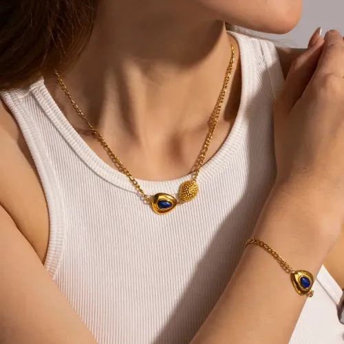 ZTBT106 Wholesale Lapis Lazuli Triangle Pendant Bracelet in 18K Gold Stainless Steel